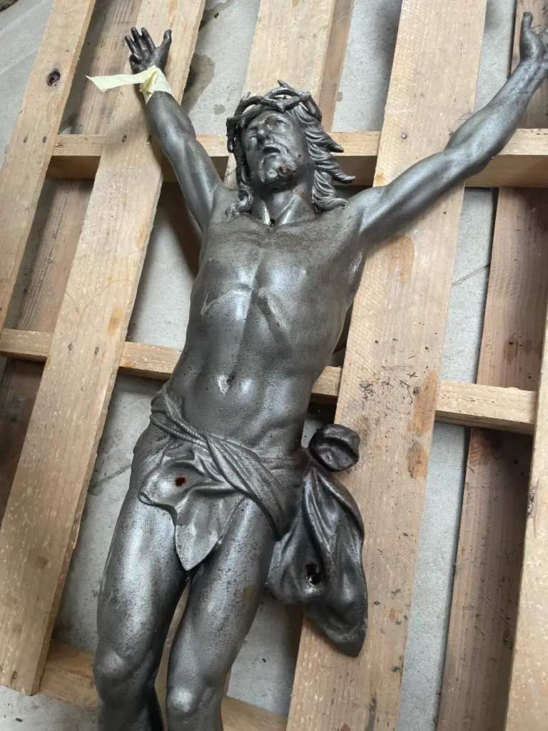 Christ en fonte d'aluminium