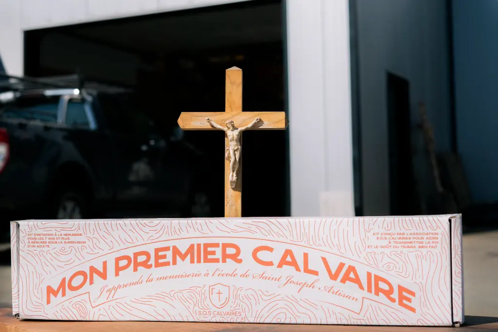 Kit crucifix