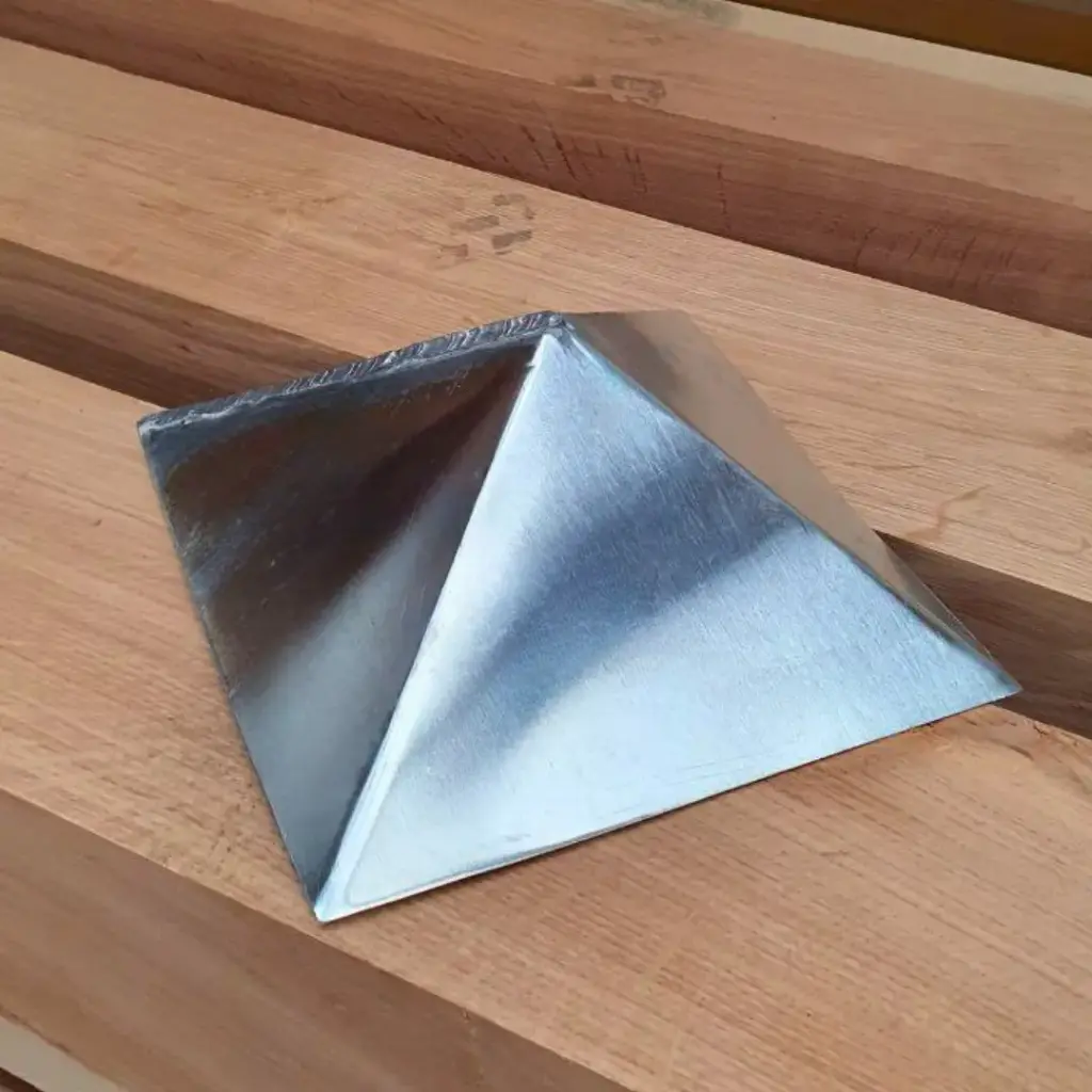 Chapeau en zinc 15x15 cm