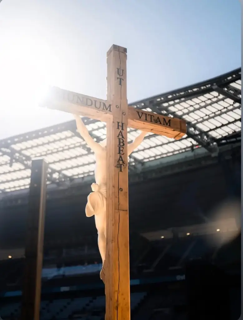 CROIX DE LA VEILLÉE DES JEUNES