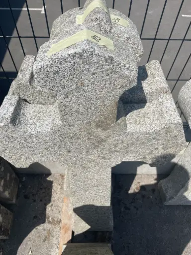 [Pierre 29] Croix en pierre moyenne 