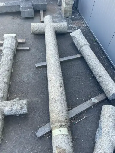 [Pierre 33] Grande croix en pierre restaurée