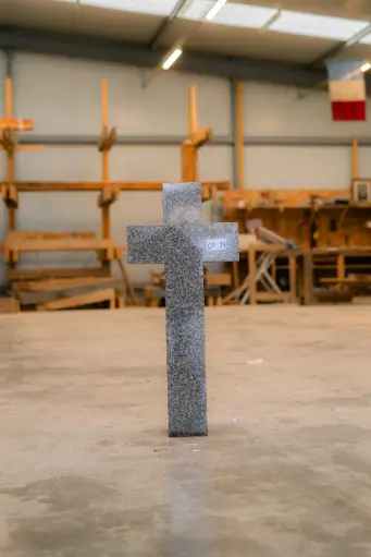 Croix en Granit lisse